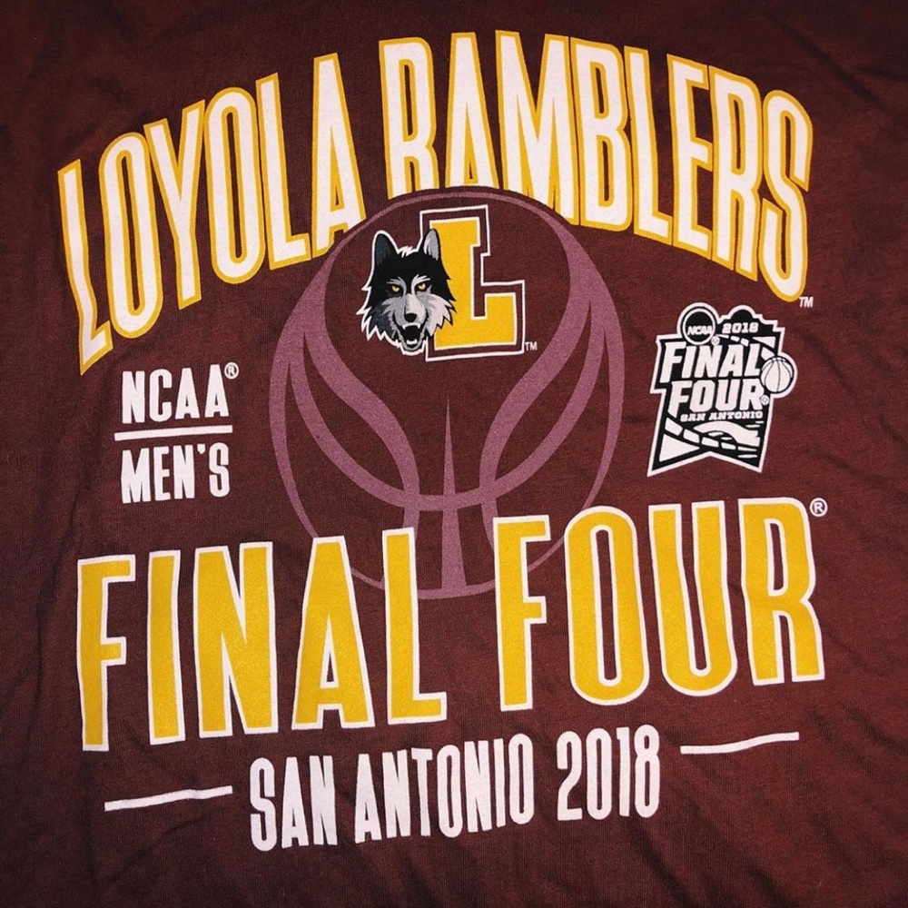 ❤️loyola university of chicago t-shirt💛